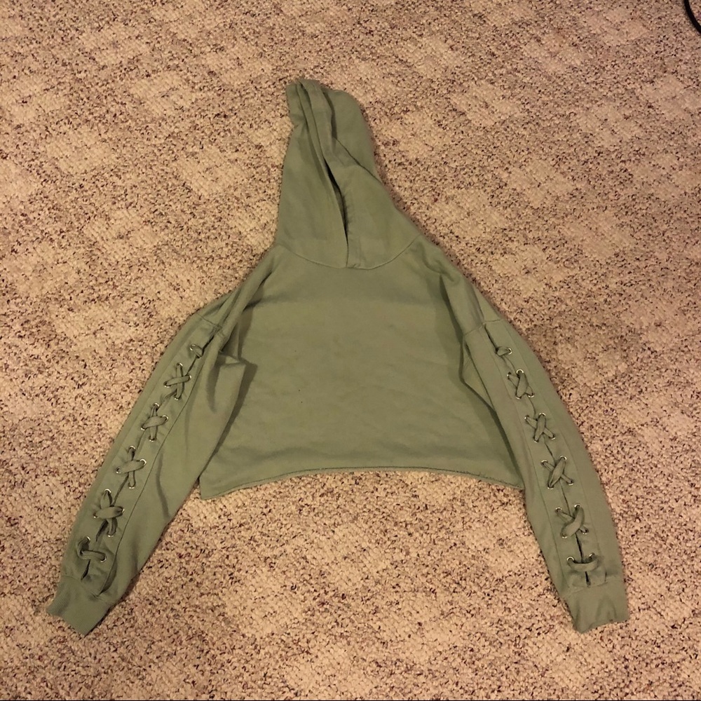 Green crop sweater